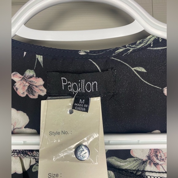 2/$25 NWT Papillon Floral Blouse - Picture 3 of 5
